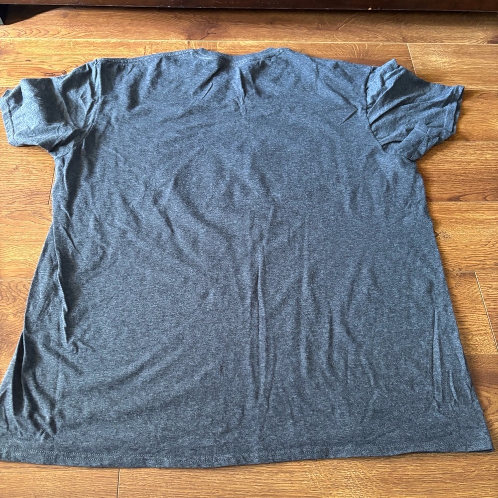 Nintendo Gray "Classically Trained" Retro Controller T-Shirt in size XL - Picture 3 of 3